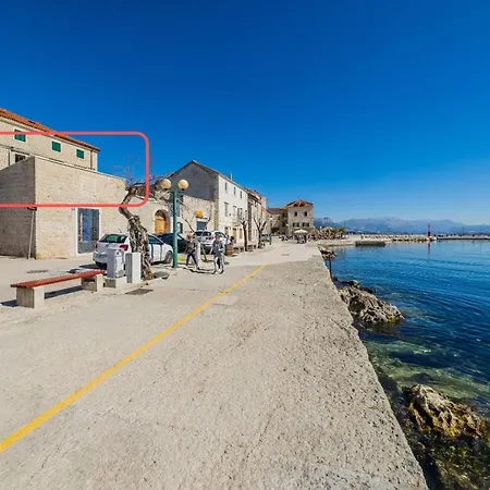 A1 - Spacious On The Seafront With Terrace דירה Kaštela