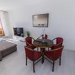A1 - Spacious On The Seafront With Terrace Apartment Kaštela