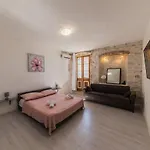 A1 - Spacious On The Seafront With Terrace Apartment *