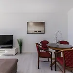 Apartment A1 - Spacious On The Seafront With Terrace Kaštela