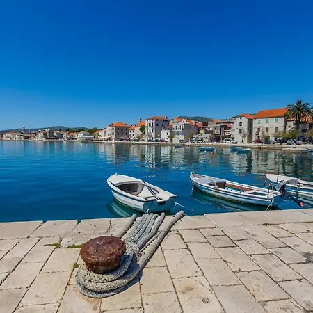 A1 - Spacious On The Seafront With Terrace Apartment