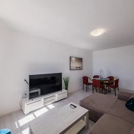 A 1 - Spacious On The Seafront With Terrace