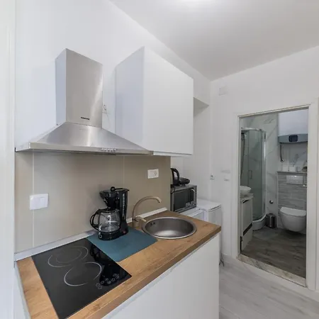 A 1 - Spacious On The Seafront With Terrace Apartament *