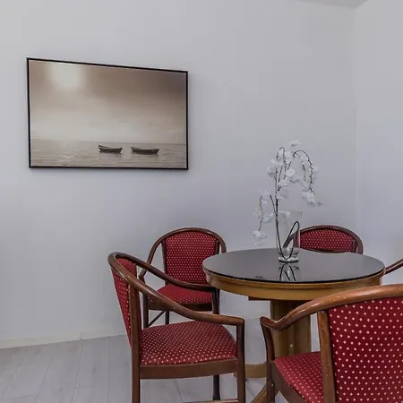 A 1 - Spacious On The Seafront With Terrace Apartament *