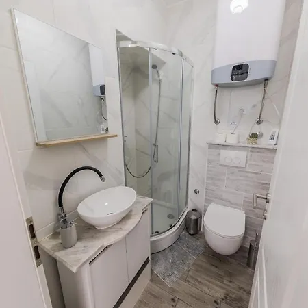 A 1 - Spacious On The Seafront With Terrace * Kaštela