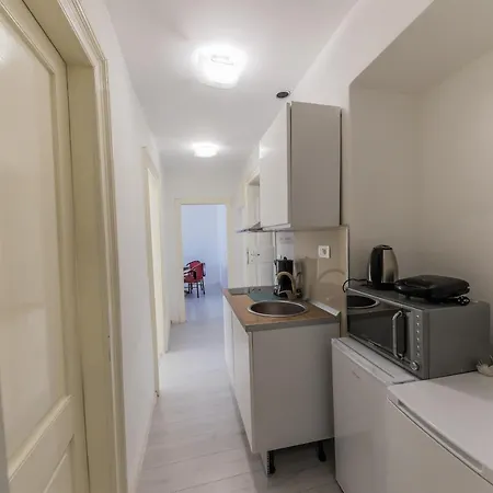 A1 - Spacious On The Seafront With Terrace Kastela